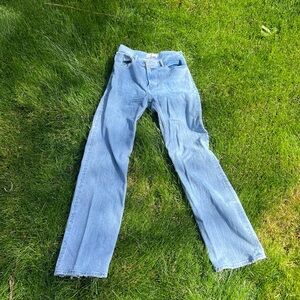 A&F High Rise 90s Relaxed Jeans Size 6 ExtraLong (28waist) LIGHTLY WORN!!!